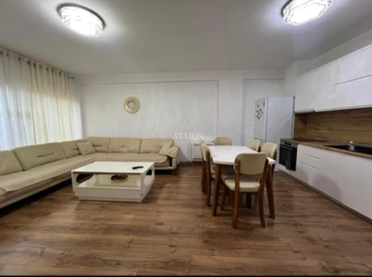 Jepet me qira apartament 2+1 prane Kopshtit Botanik