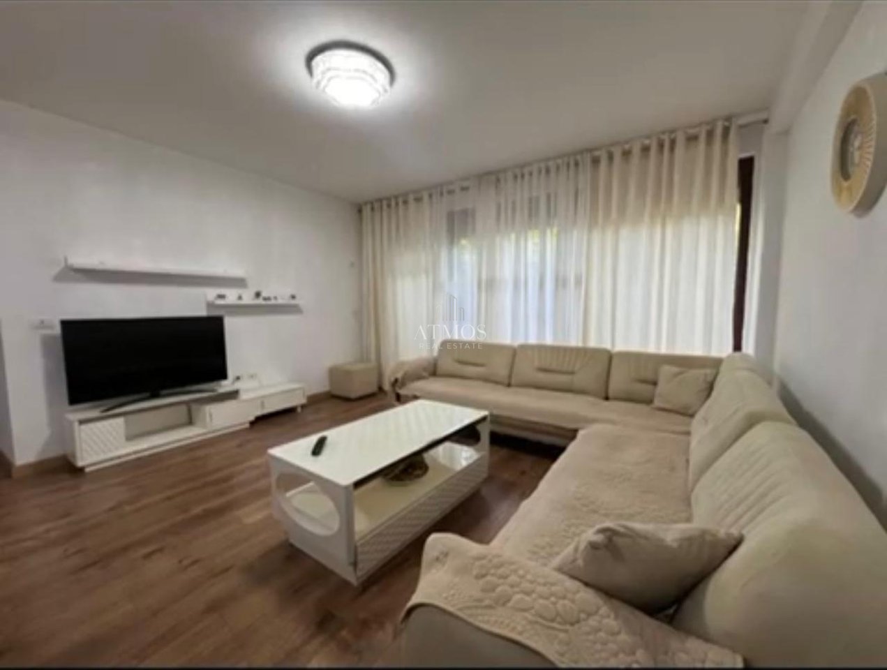 Jepet me qira apartament 2+1 prane Kopshtit Botanik