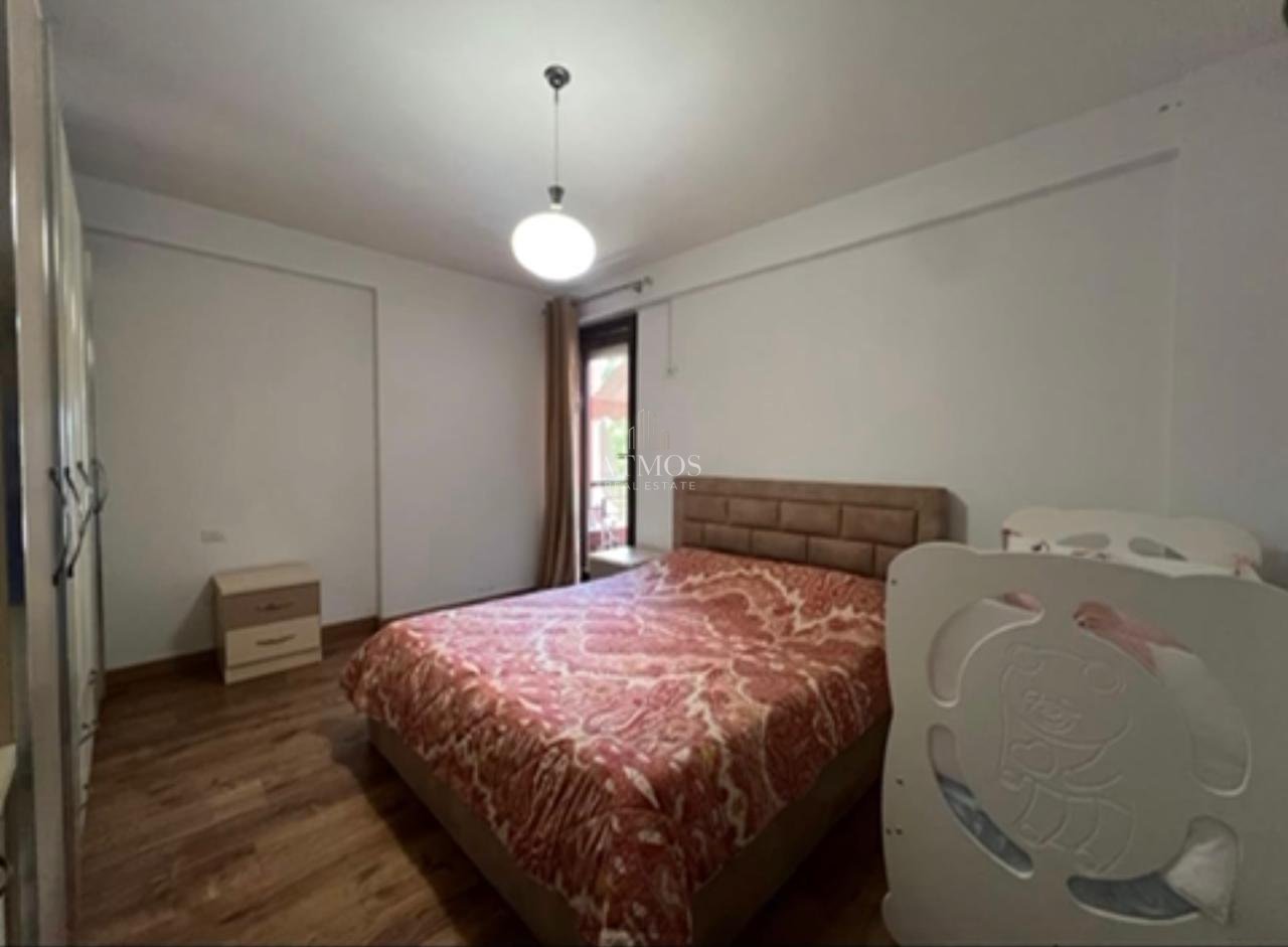 Jepet me qira apartament 2+1 prane Kopshtit Botanik