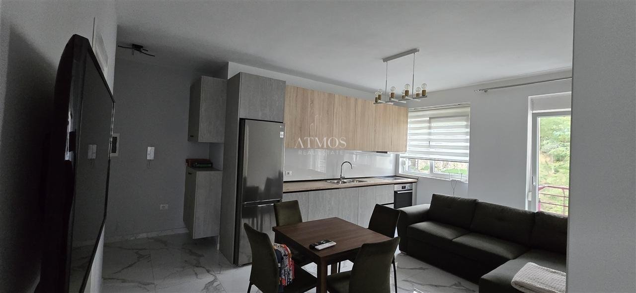 APARTAMENT 2+1 PER QIRA TEK LIQENI I THATE