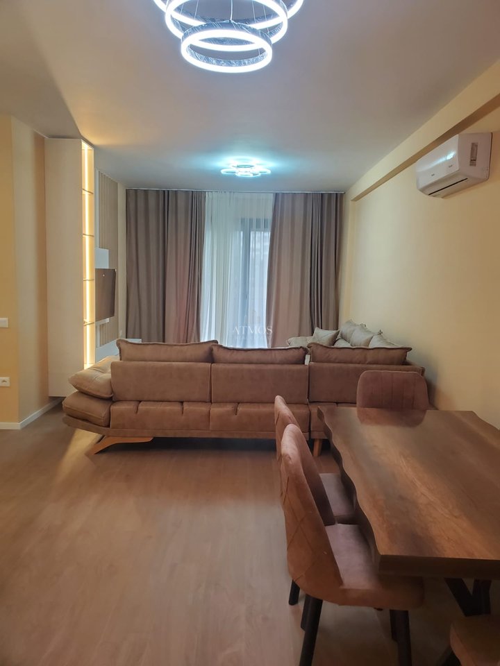 Jepet me qira apartament 2+1+2+Verande prane Radisson, Liqeni i Thate