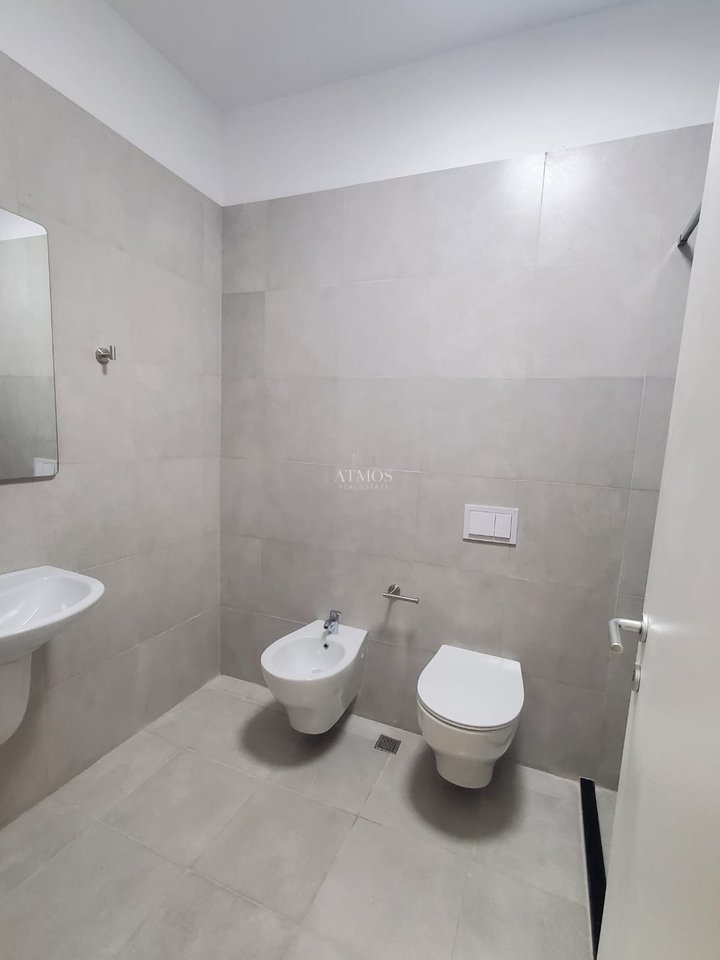 Jepet me qira apartament 2+1+2+Verande prane Radisson, Liqeni i Thate