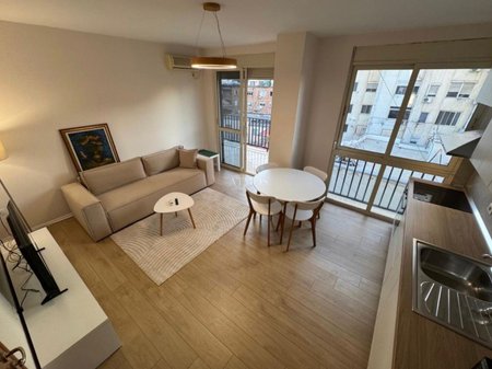 Affittasi appartamento 1+1+balcone vicino a Rruga e Kavajes.