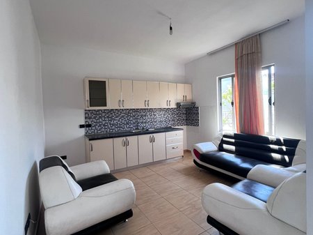 APPARTAMENTO 1+1 IN AFFITTO Komuna Parisit