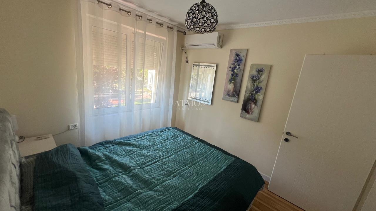 APARTAMENT ME QIRA 1+1, LULISHTJA 1 MAJI , PERBALLE ISH EKSPOZITES