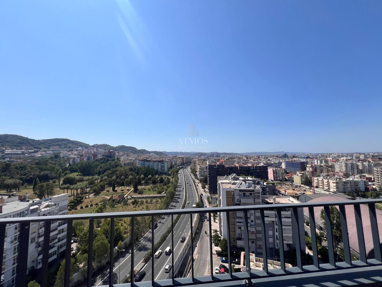 Shitet 2+1+2 + Post Parkimi – Lake View, Liqeni Artificial