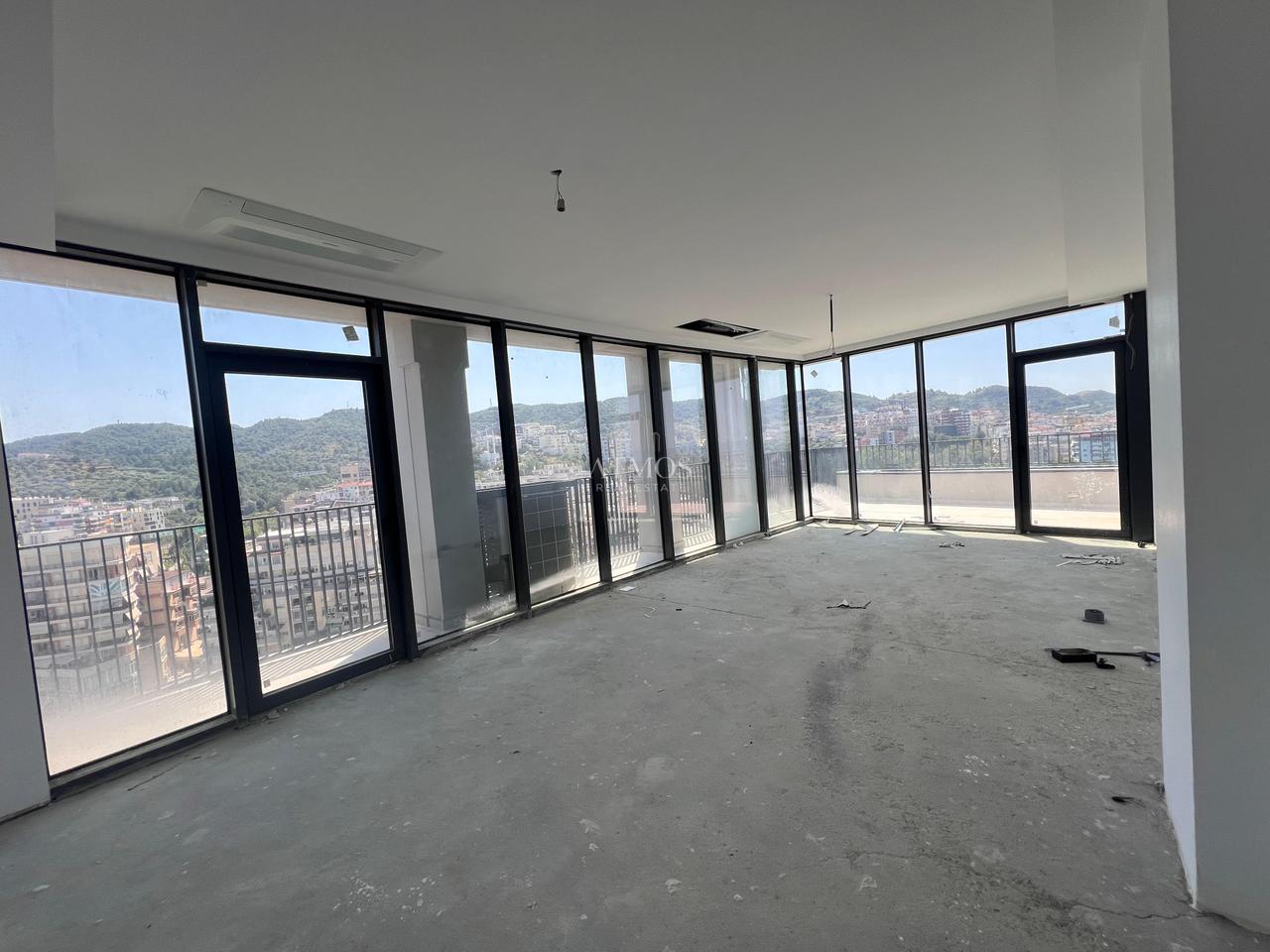 Shitet 2+1+2 + Post Parkimi – Lake View, Liqeni Artificial