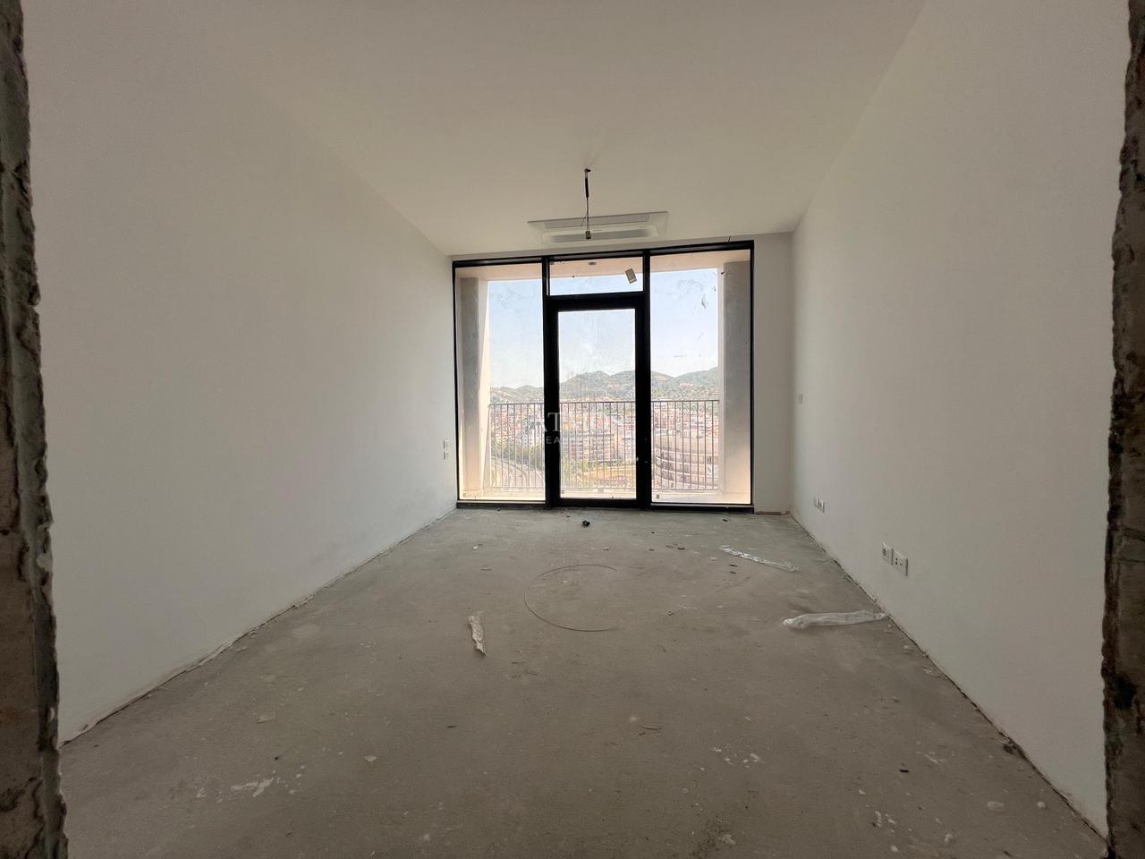 Shitet 2+1+2 + Post Parkimi – Lake View, Liqeni Artificial