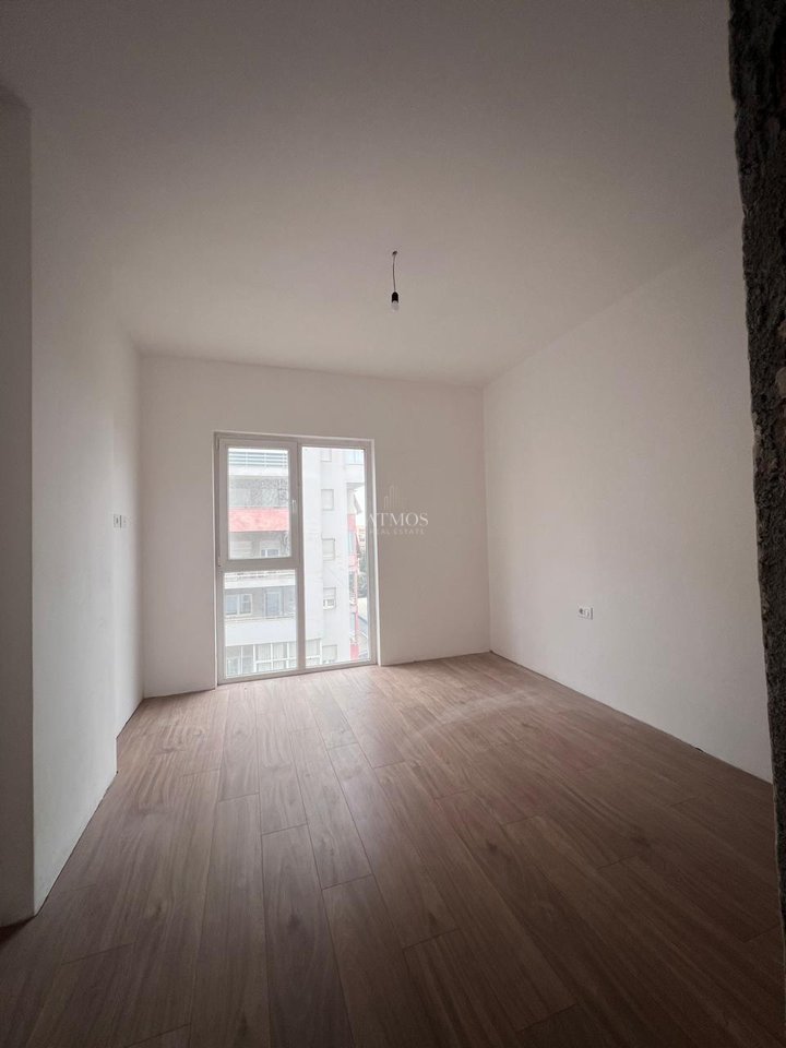 SHITET APARTAMENT 2+1+2, Tirana Entry Ish Dogana