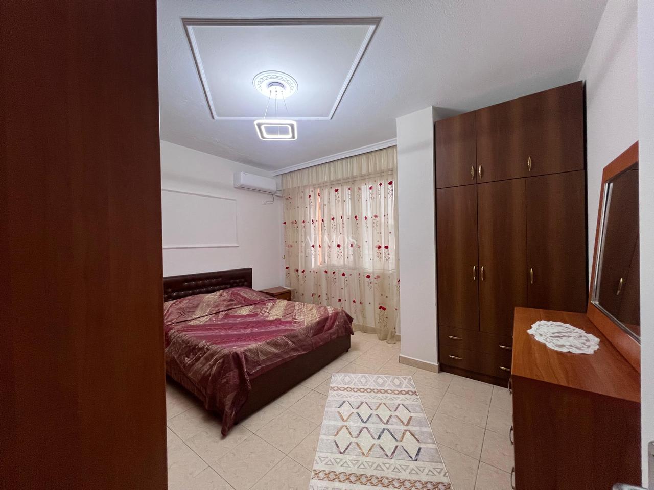 JEPET ME QERA APARTAMENT 2+1+2 tek Tirana e Re prane ures se NSHRAK