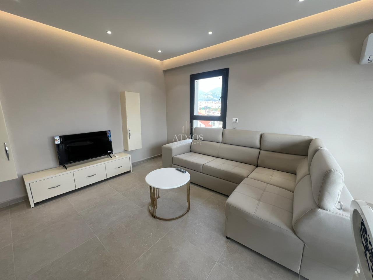 Jepet me Qira apartamenti 2+1
📍 Rruga kokonozeve , Porcelan