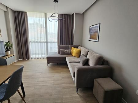 APARTAMENT 2+1 ME QIRA TEK ISH TREGU ELEKTRIK