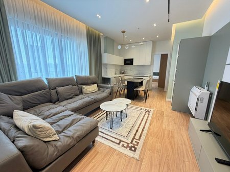 APARTAMENT 2+1 LUKS ME QIRA ,RRUGA BARRIKADAVE