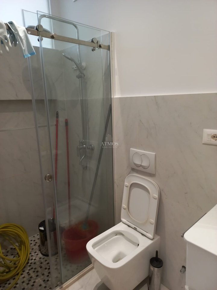 Ambjen me QIRA 30 M2, Rruga Isuf Elezi , Stacioni i fundit Tiranes se re