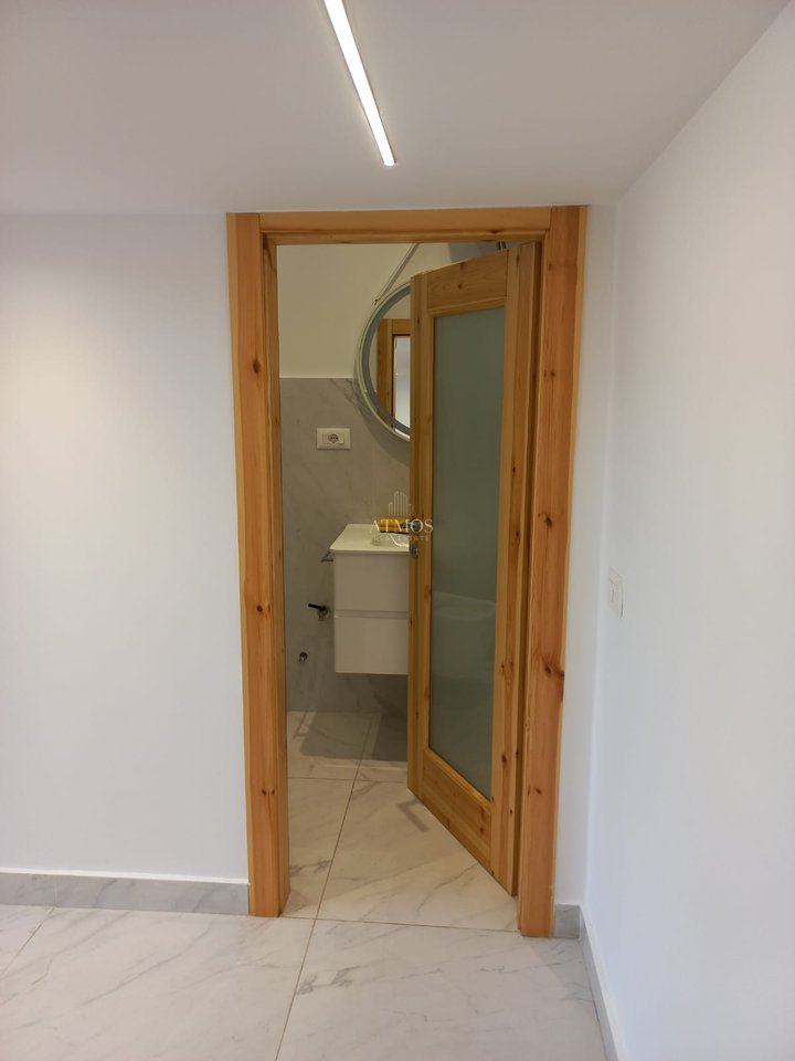 Ambjen me QIRA 30 M2, Rruga Isuf Elezi , Stacioni i fundit Tiranes se re