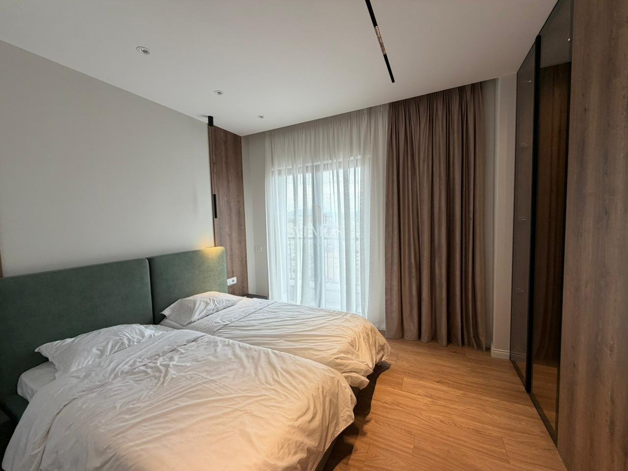 APARTAMENT 2+1 LUKS ME QIRA ,RRUGA BARRIKADAVE