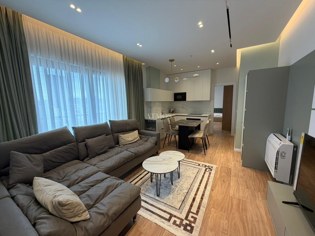 APARTAMENT 2+1 LUKS ME QIRA ,RRUGA BARRIKADAVE