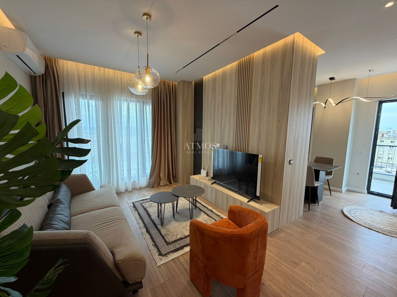 APARTAMENT 1+1 LUKS ME QIRA ,RRUGA BARRIKADAVEShkolla 9 vjecare ,Lidhja Prizrenit