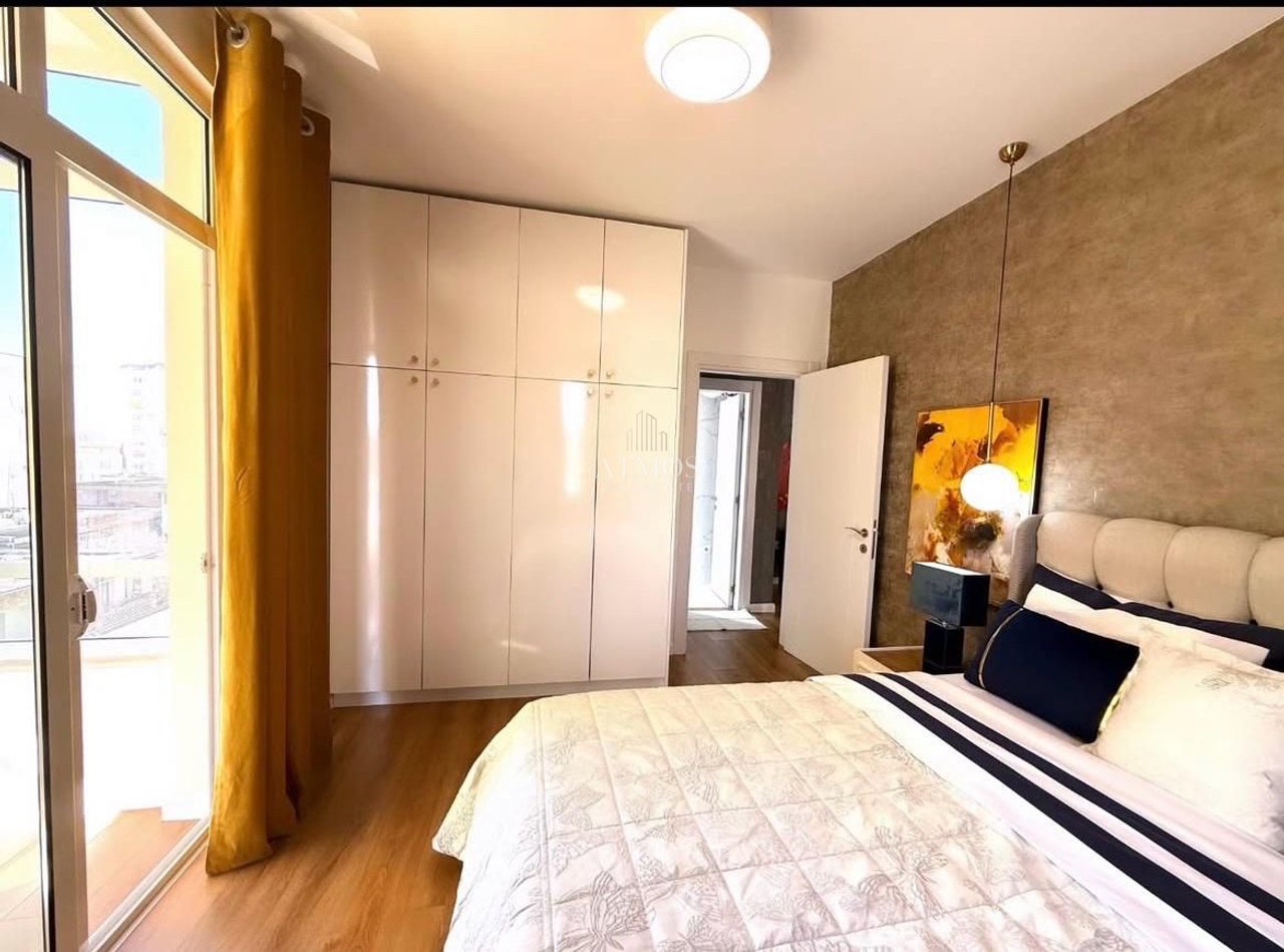 Apartament 1+1 me Qira – Rruga e Kavajës