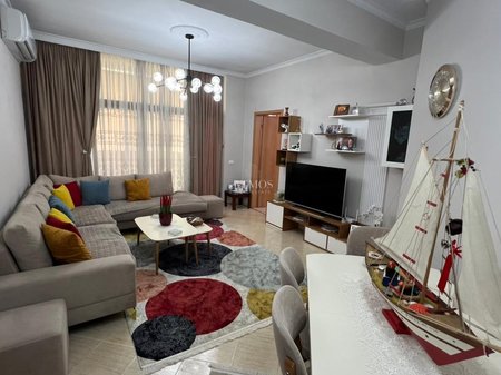 SHITET APARTAMENT 3+1+2 TEK RRUGA E KAVAJES