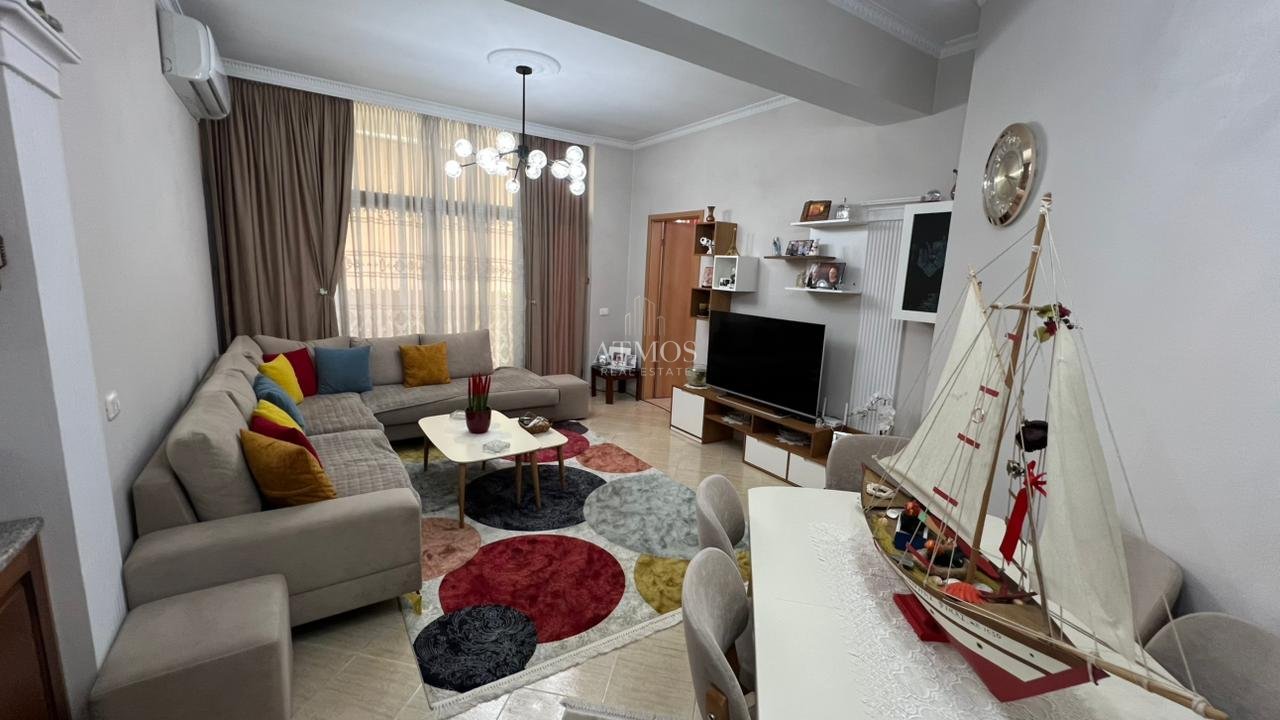 SHITET APARTAMENT 3+1+2 TEK RRUGA E KAVAJES