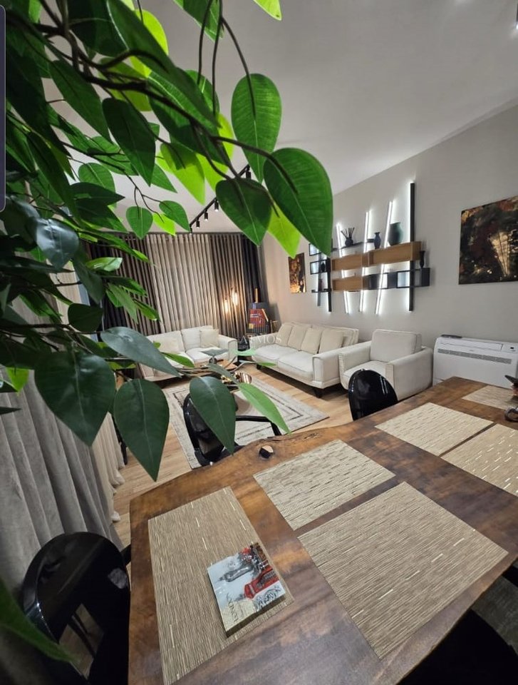 Apartament 2+1+Parkim QIRA , prane Kodra Diellit