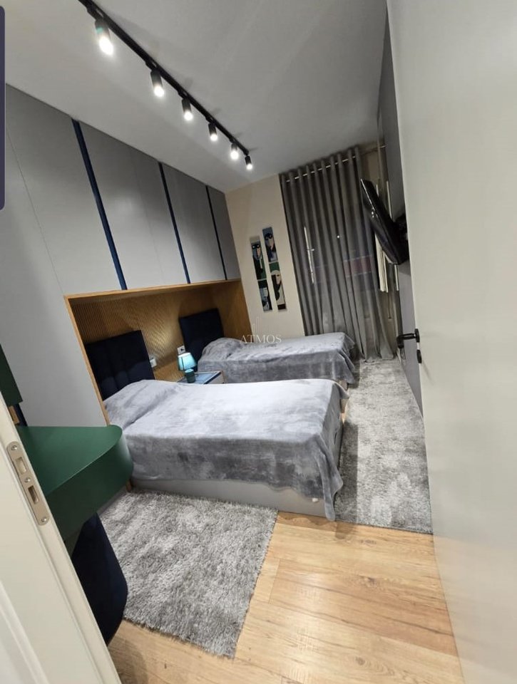 Apartament 2+1+Parkim QIRA , prane Kodra Diellit
