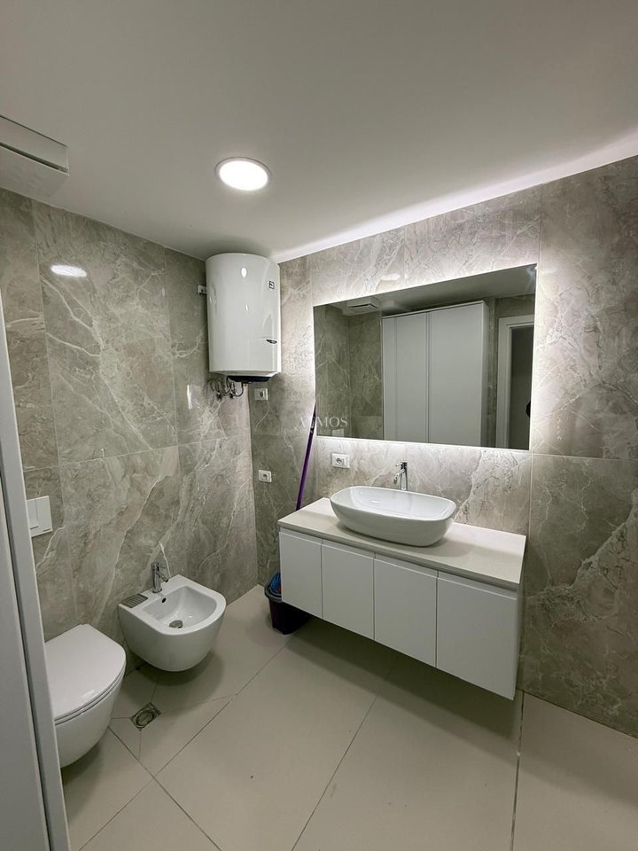 VENDESI APPARTAMENTO 3+1+2 RSD KODRA E DIELLIT 2