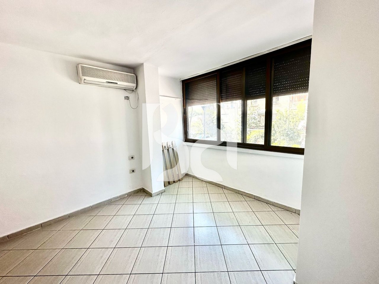 APPARTAMENTO 1+1 IN VENDITA IN VIA DI DIBRA VICINO AL MINISTERO DELLA DIFESA