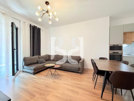 APARTAMENT ME QIRA 2+1+2+POST PARKIMI SUQARE 21 – Mobilim Modern dhe Vendndodhje Strategjike*