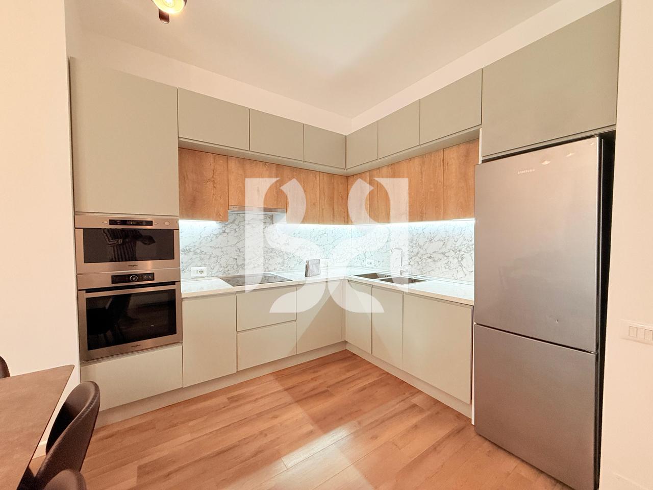 APARTAMENT ME QIRA 2+1+2+POST PARKIMI SUQARE 21 – Mobilim Modern dhe Vendndodhje Strategjike*