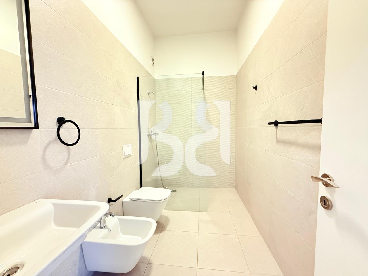 APARTAMENT ME QIRA 2+1+2+POST PARKIMI SUQARE 21 – Mobilim Modern dhe Vendndodhje Strategjike*