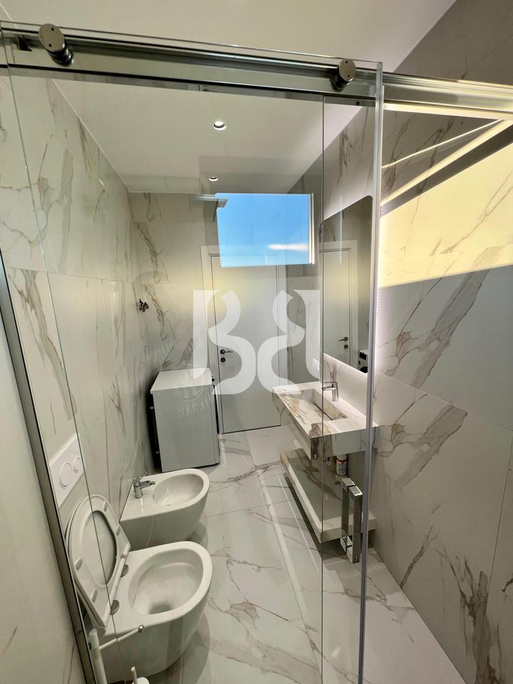 APPARTAMENTO IN AFFITTO 3+1+2+POSTO AUTO IN FUTURE HOME RESIDENCE ASTIR – Arredamento Moderno e Posizione Strategica*