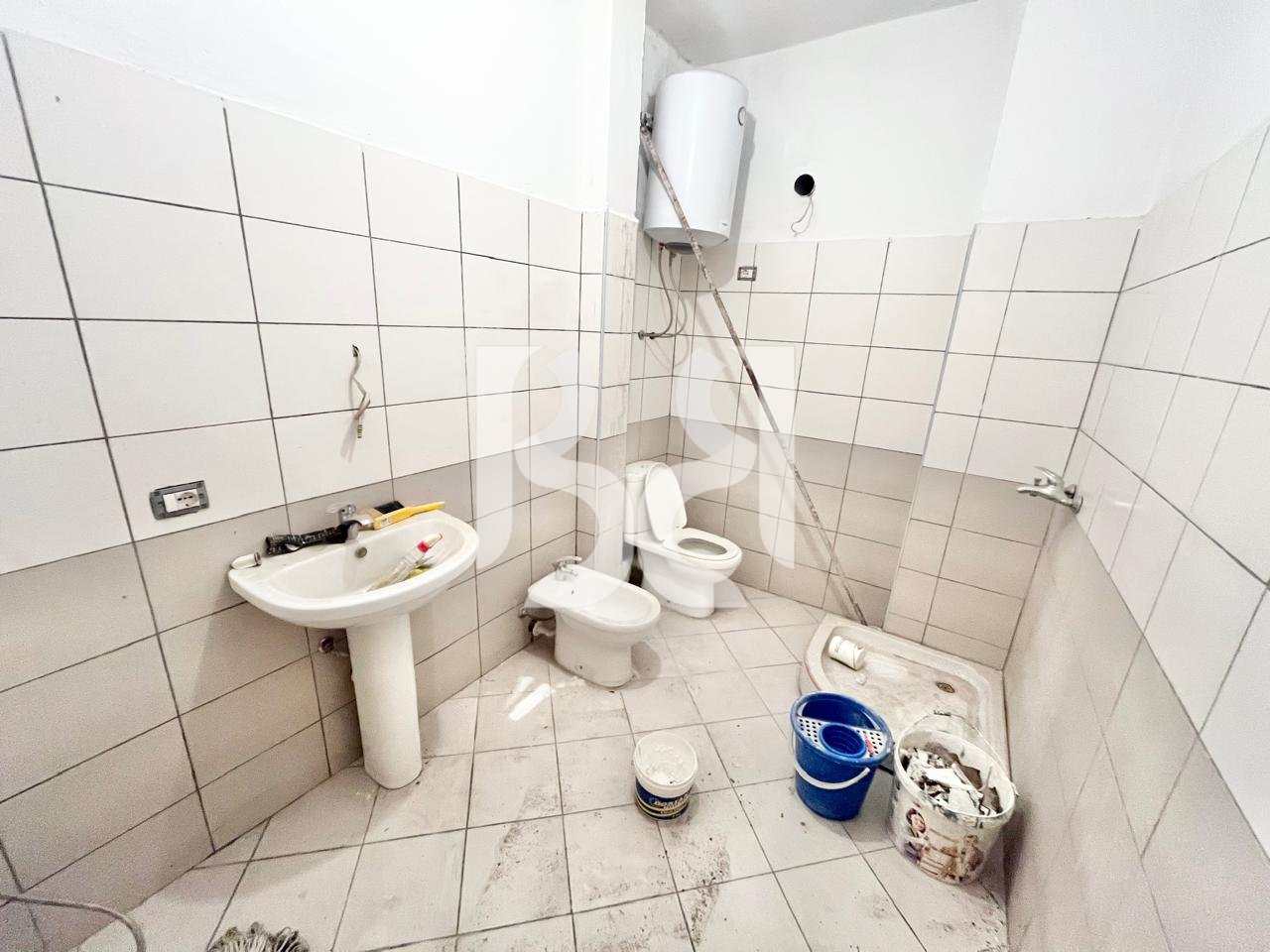 APARTAMENT 2+1+TUALET+BALLKON NE SHITJE NE FRESK*