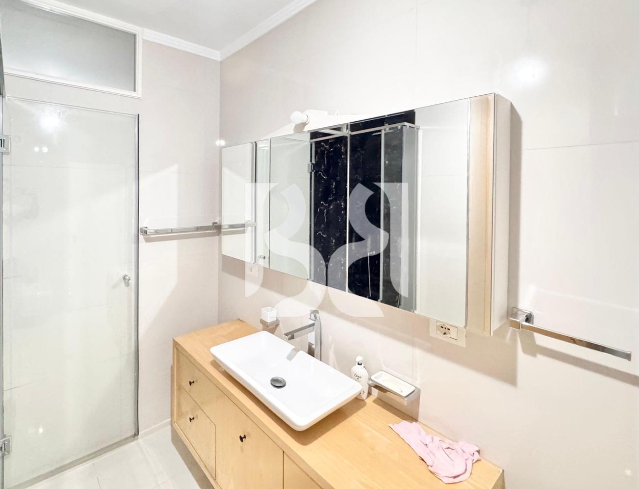 APARTAMENT 2+1 ME QIRA NE YZBERISHT PRANE PALESTER UNIK*
