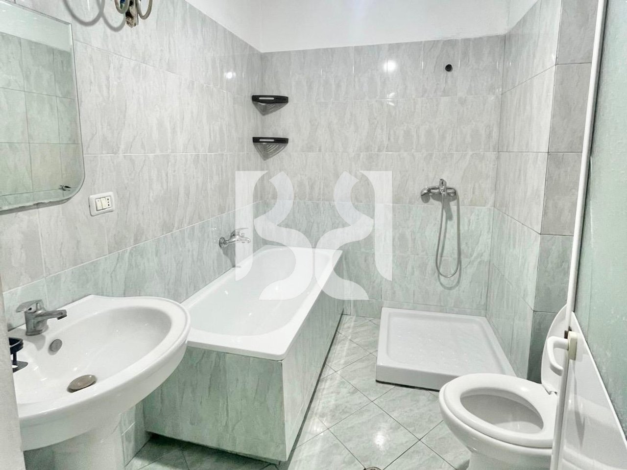 APARTAMENT 2+1+BALLKON ME QIRA NE KOPSHTI BOTANIK ZOOLOGJIK*
