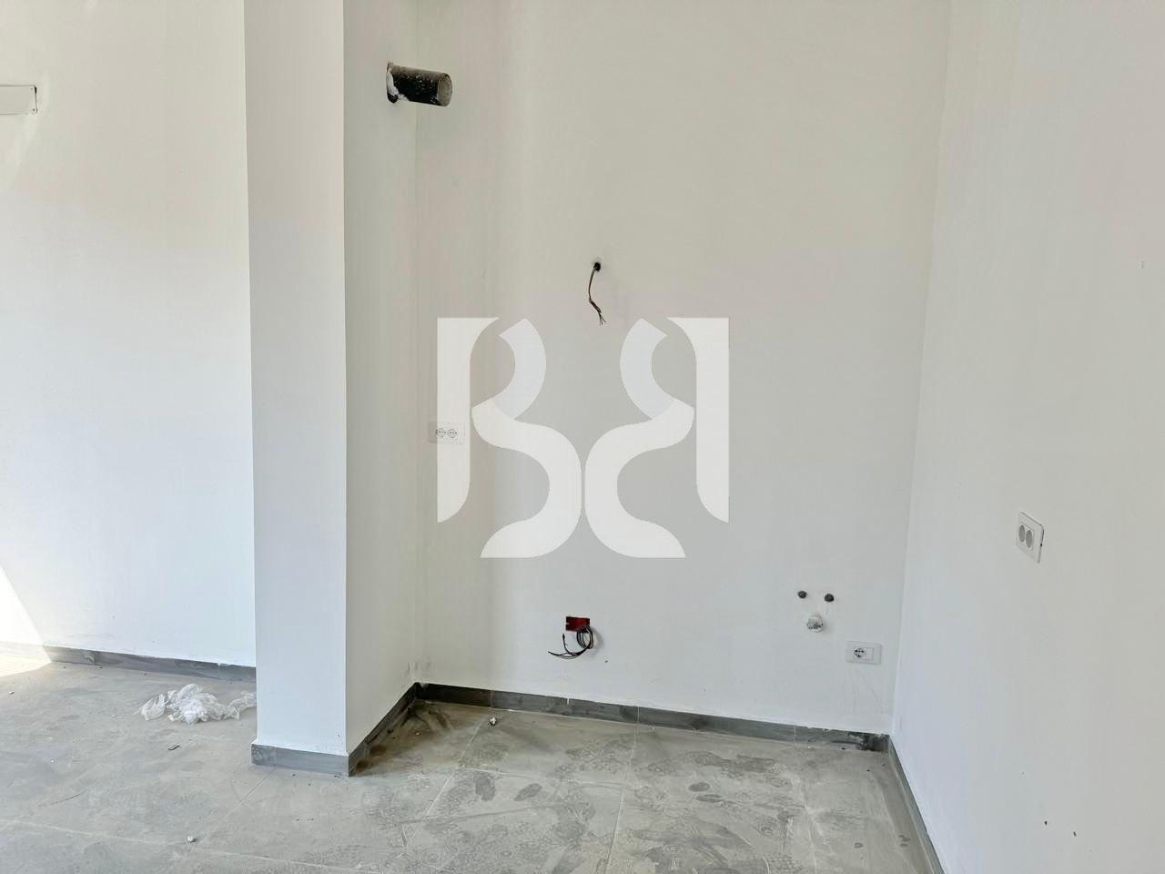 JEPET ME QIRA APARTAMENT 1+1  BOSH  PRANË STACIONIT TË TRENIT