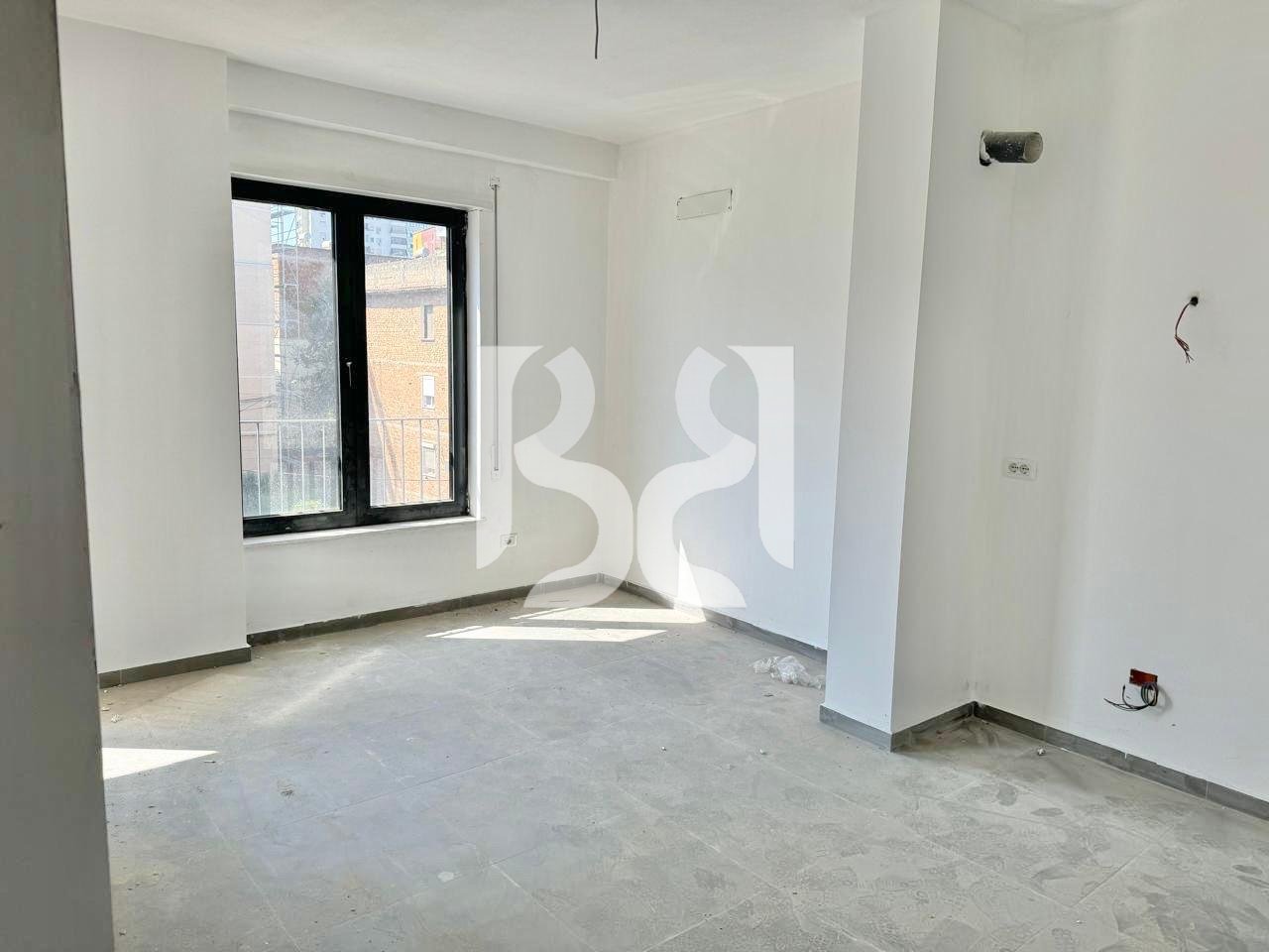 JEPET ME QIRA APARTAMENT 1+1  BOSH  PRANË STACIONIT TË TRENIT