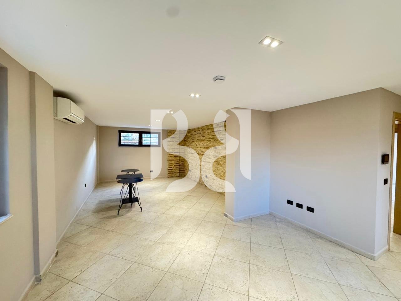 VILË LUKSOZE ME QERA NË ACACIA HILLS TIRANË