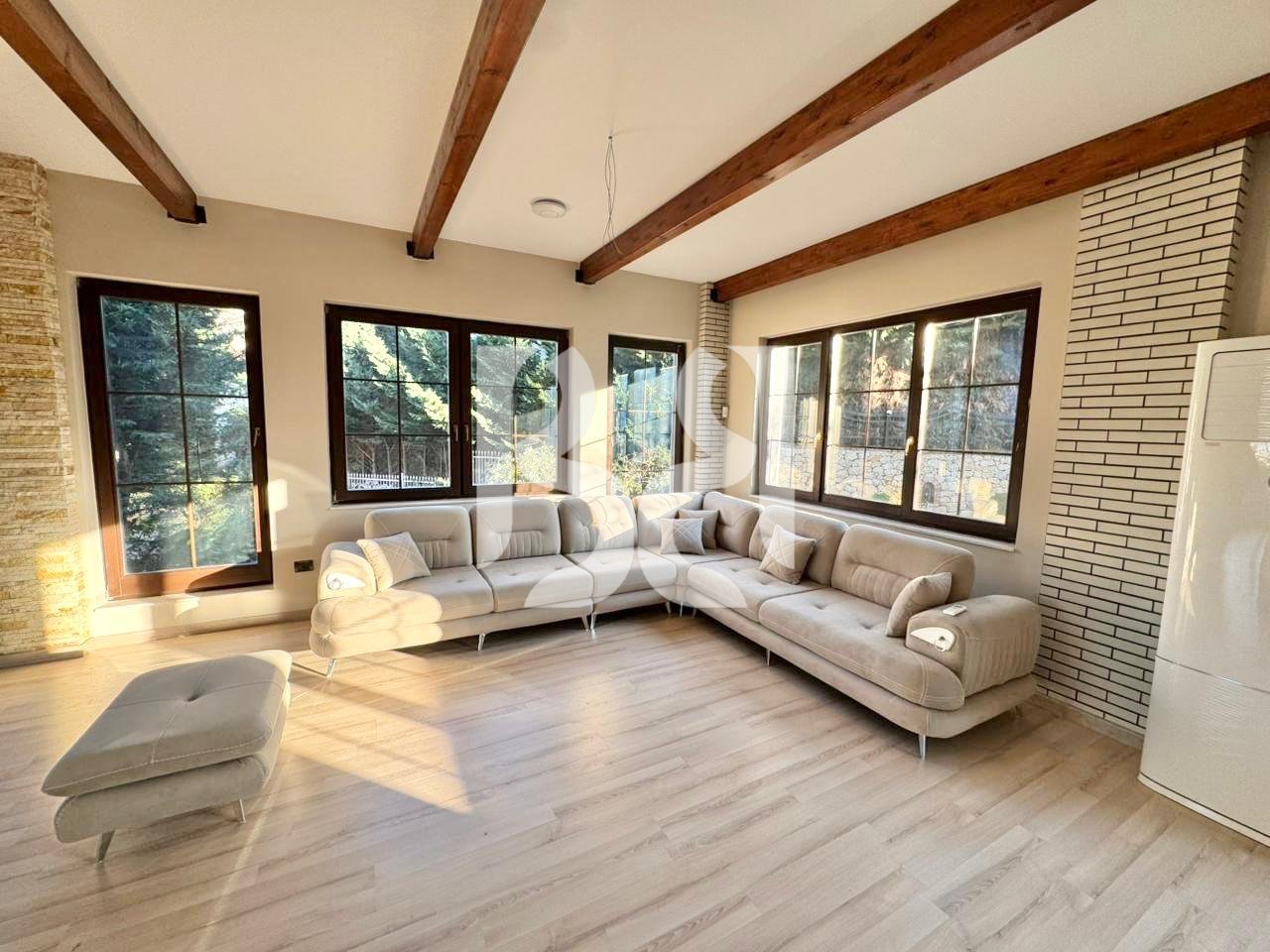 VILË LUKSOZE ME QERA NË ACACIA HILLS TIRANË