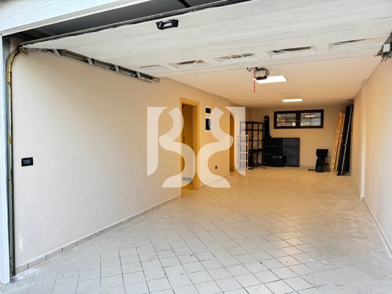 VILË LUKSOZE ME QERA NË ACACIA HILLS TIRANË