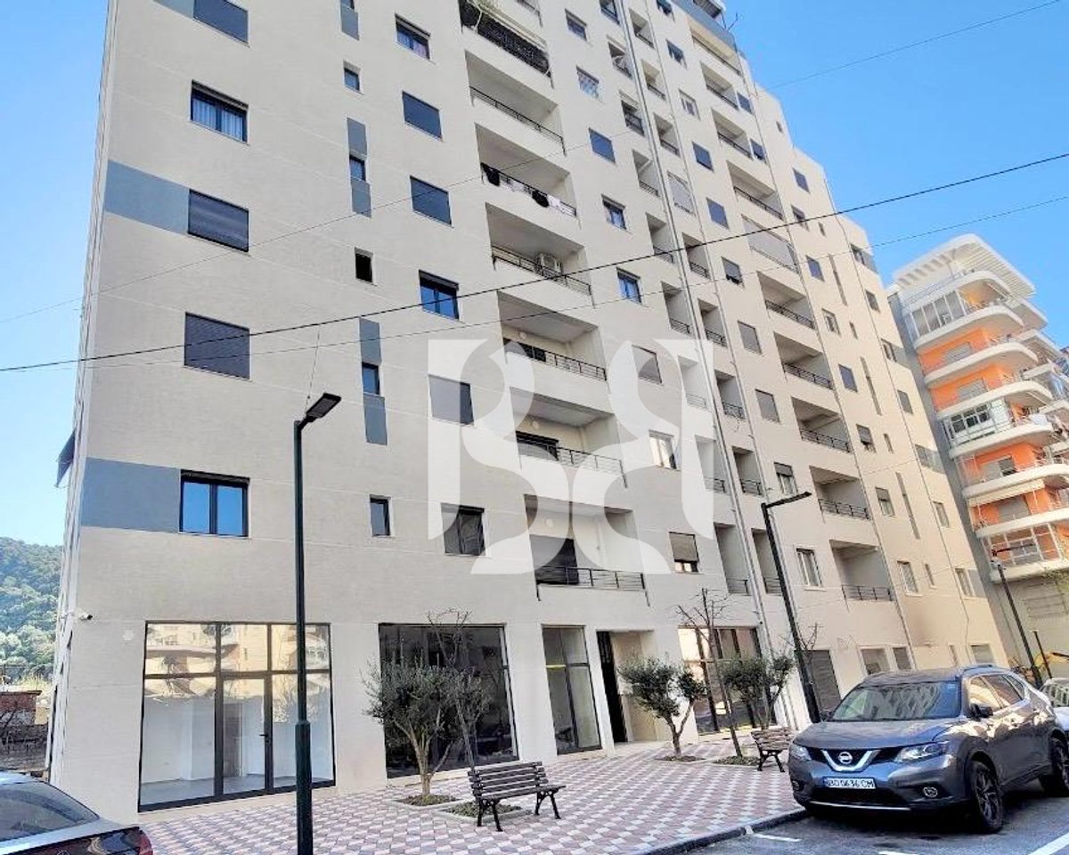 SHITET APARTAMENT 2+1+POST PARKIMI  PRANE LUNGOMARES
