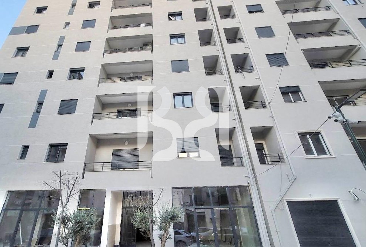 SHITET APARTAMENT 2+1+POST PARKIMI  PRANE LUNGOMARES