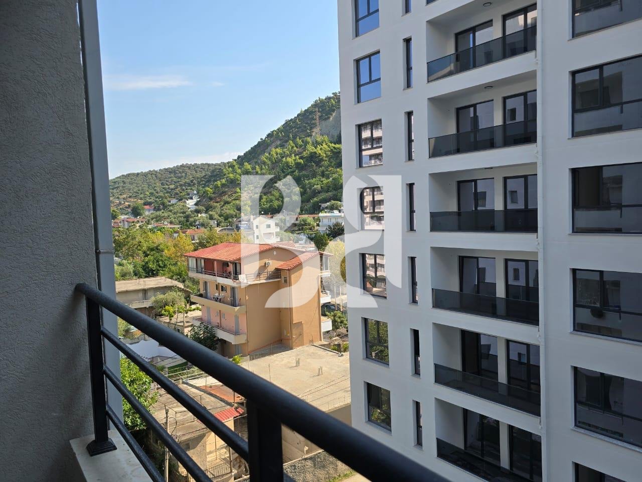 SHITET APARTAMENT 2+1+POST PARKIMI  PRANE LUNGOMARES