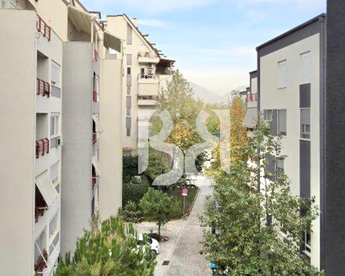 JEPET ME QERA APARTAMENT TOTALISHT I MOBILUAR – LIQENI I THATË (KOMPLEKSI FZ CONSTRUCTION)