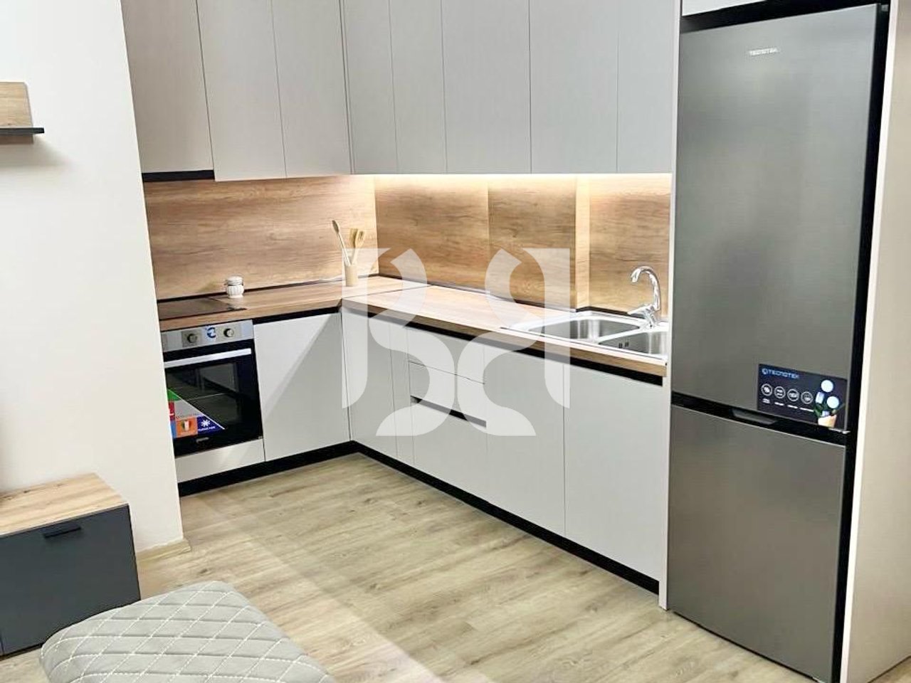 APARTAMENT 1+1 ME QIRA TEK BULEVARDI I RI*