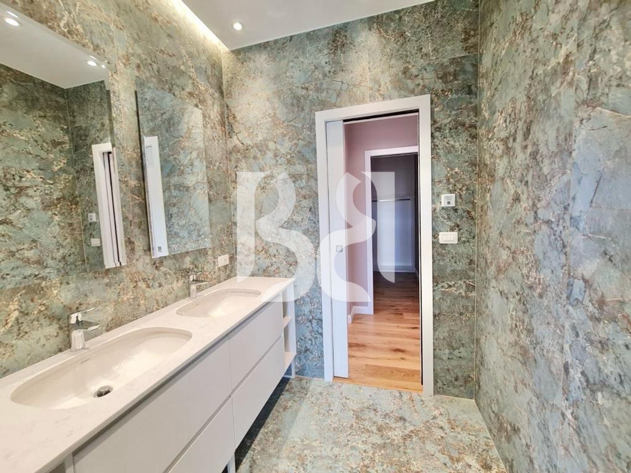 🏡 VILE IKONE NE SHITJE LONG HILL RESIDENCE