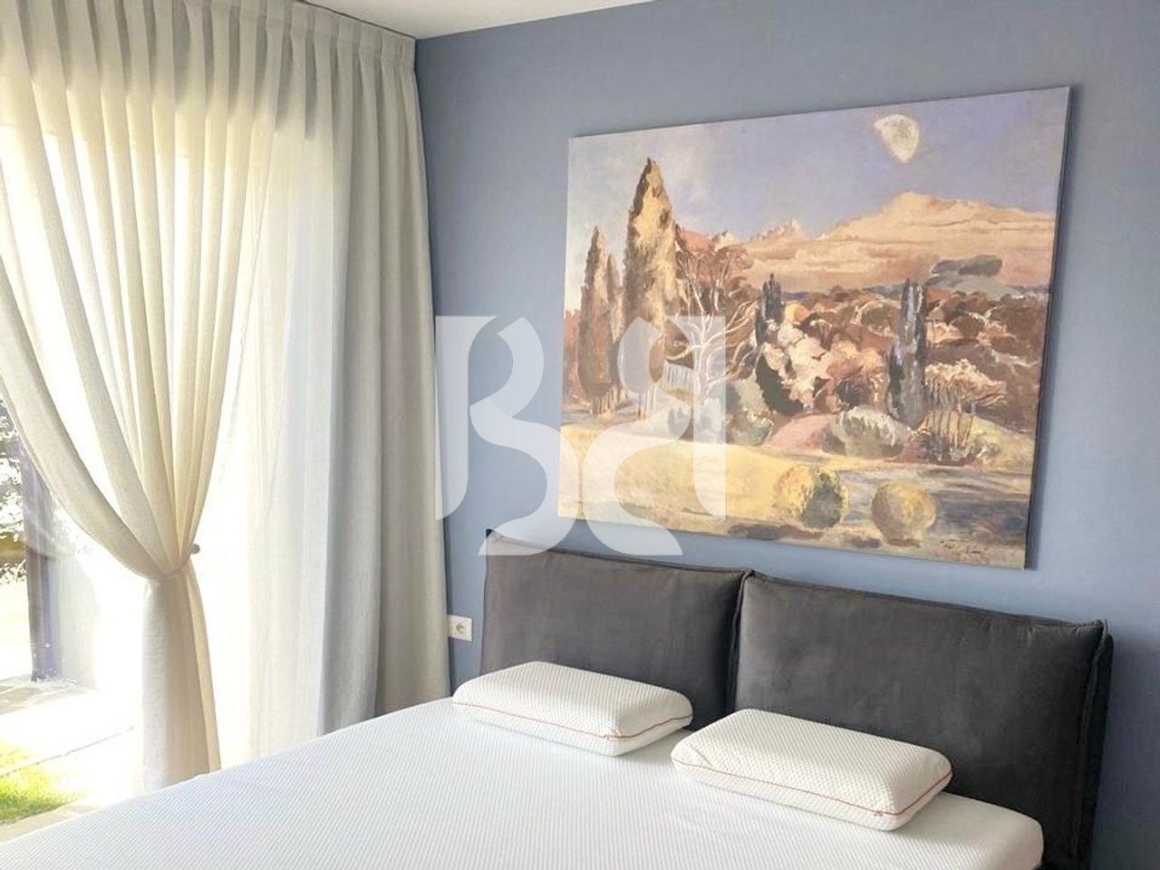 🏡 VILE IKONE NE SHITJE LONG HILL RESIDENCE