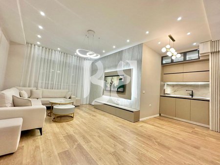 JEPET ME QIRA APARTAMENT 2+1+2 – SHKOLLA E KUQE, TIRANË