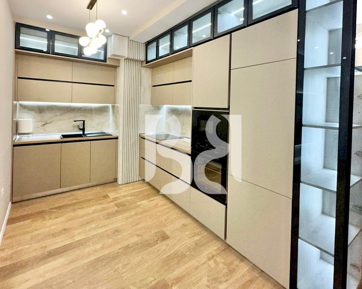 JEPET ME QIRA APARTAMENT 2+1+2 – SHKOLLA E KUQE, TIRANË